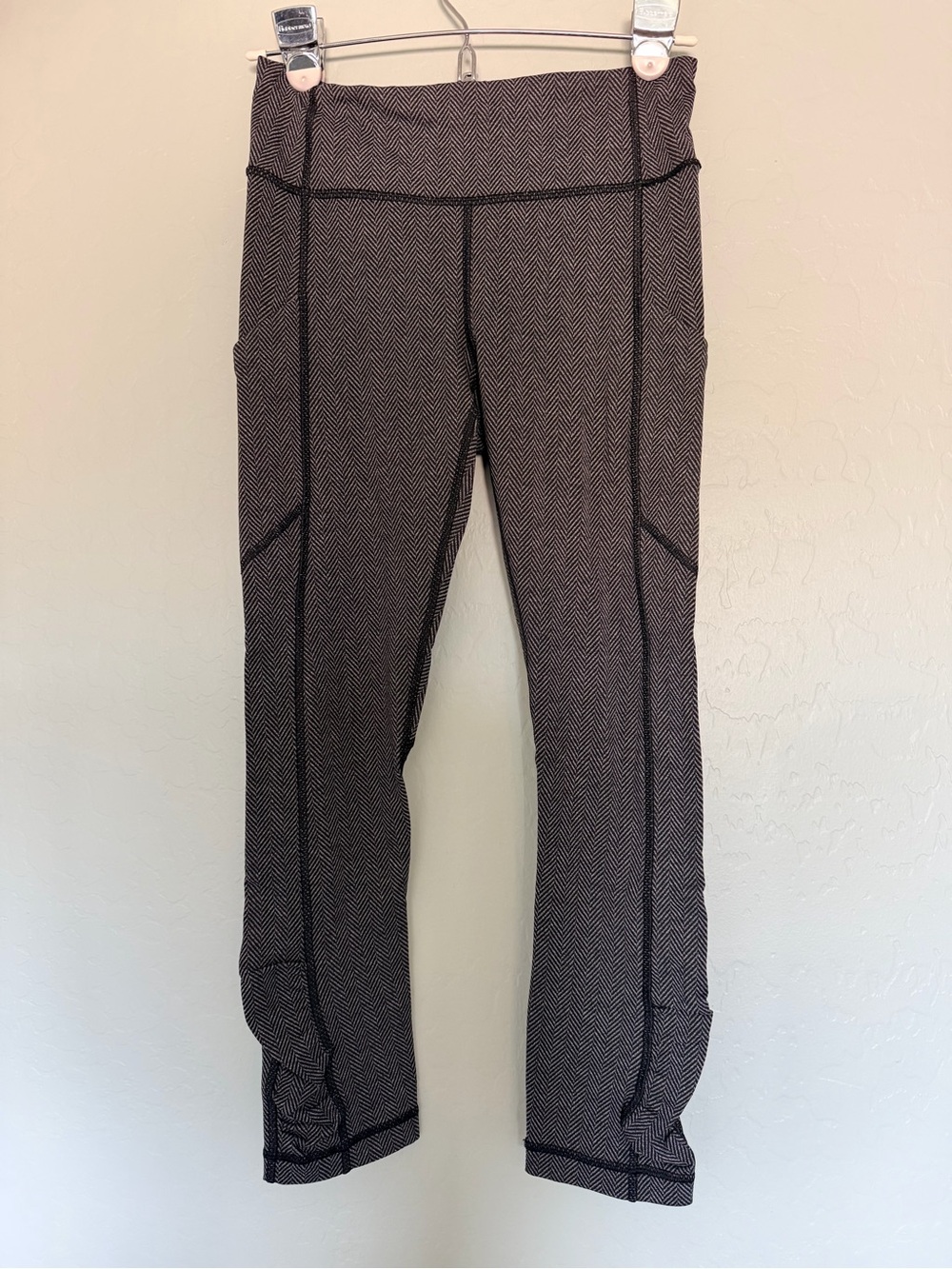 Lululemon Speed Crop Giant Herringbone Black Heathered Black Leggings - Size 4